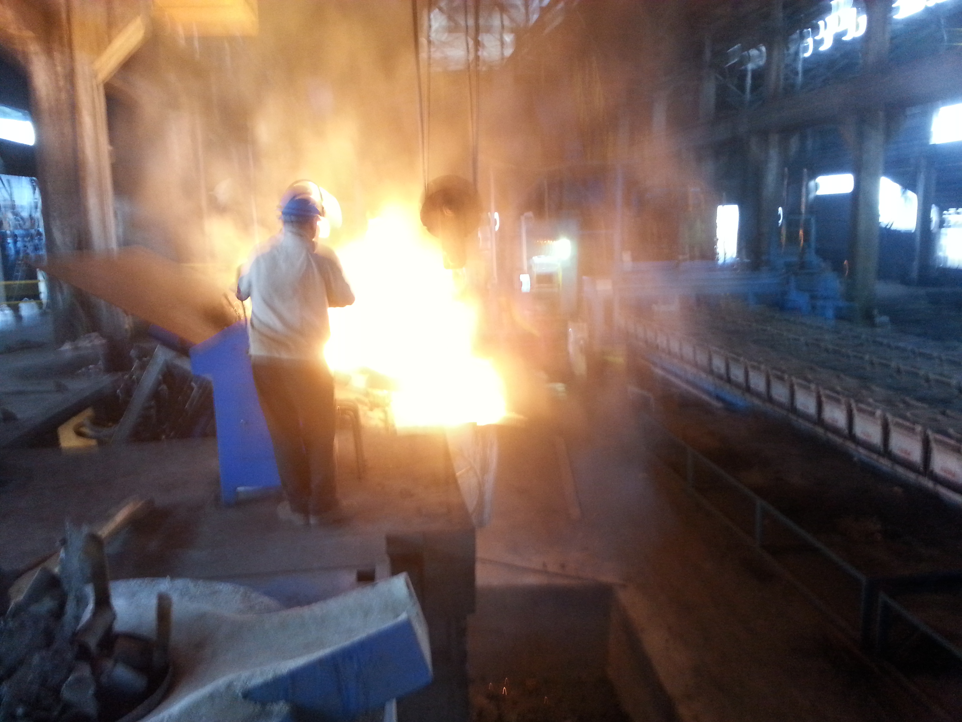 陕西海山机电有限公司为您的中频炉保驾护航