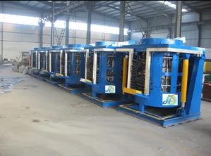 为什么对中频熔炼炉做倾倒式设计?