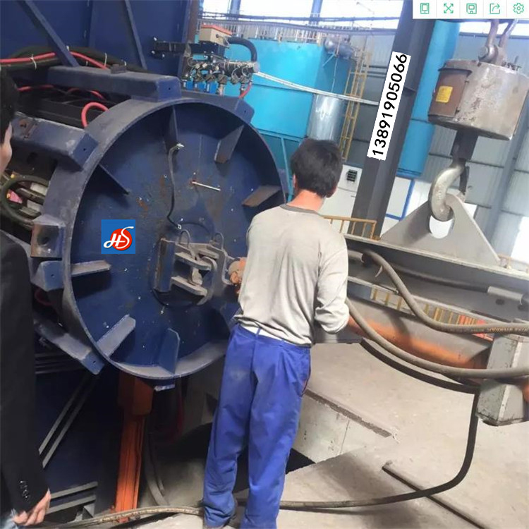 熔炼炉炉衬推出系统